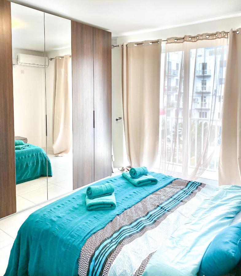 Charming Apartment In The Heart Of St. Julians San Giuliano Esterno foto